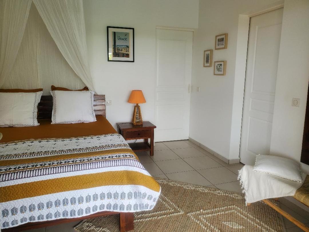 Chambre D'Hote Avec Vue Mer Grand-Bourg  Екстериор снимка